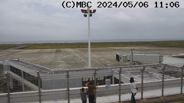 奄美大島の海ライブカメラ｢４奄美空港｣のライブ画像