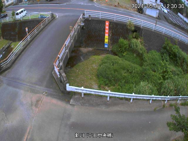鹿児島県の街ライブカメラ｢奄美市 新川 平田中央橋｣のライブ画像